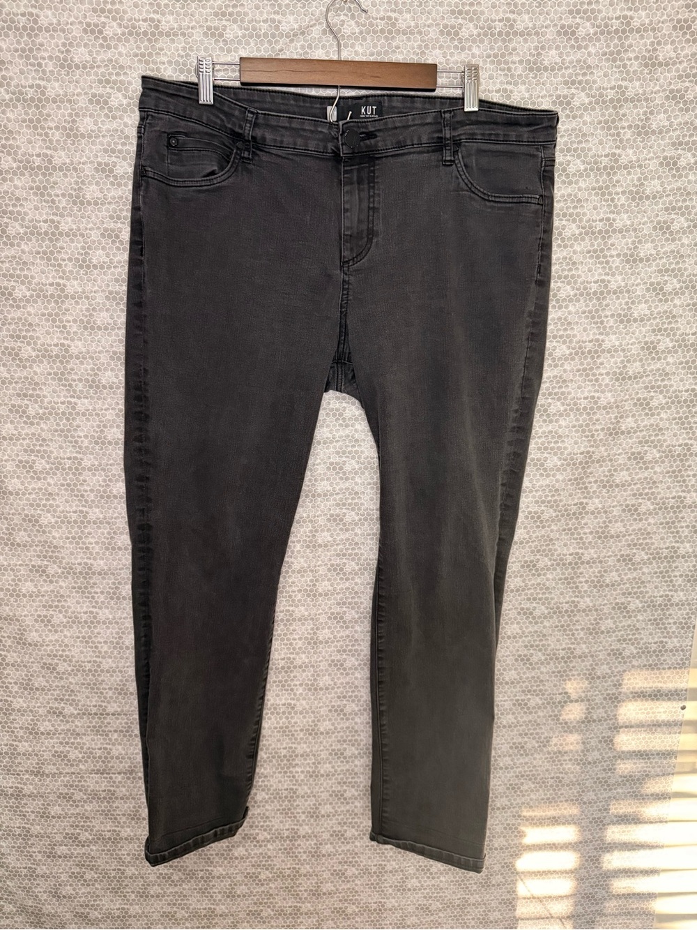 Kut from the Kloth Women's Black Jeans size 18 straight cut